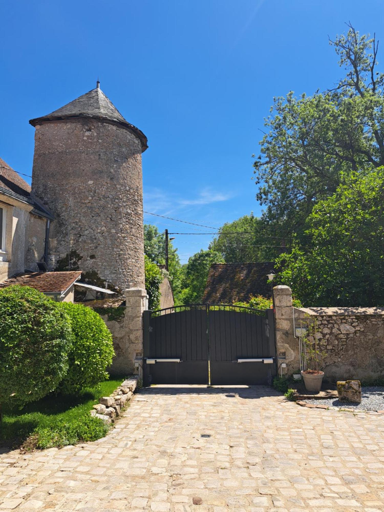 Gite De La Tour De Loire - 65 M2 Au Pied D'Une Tour De Gue Du 17Eme Siecle Mer 외부 사진